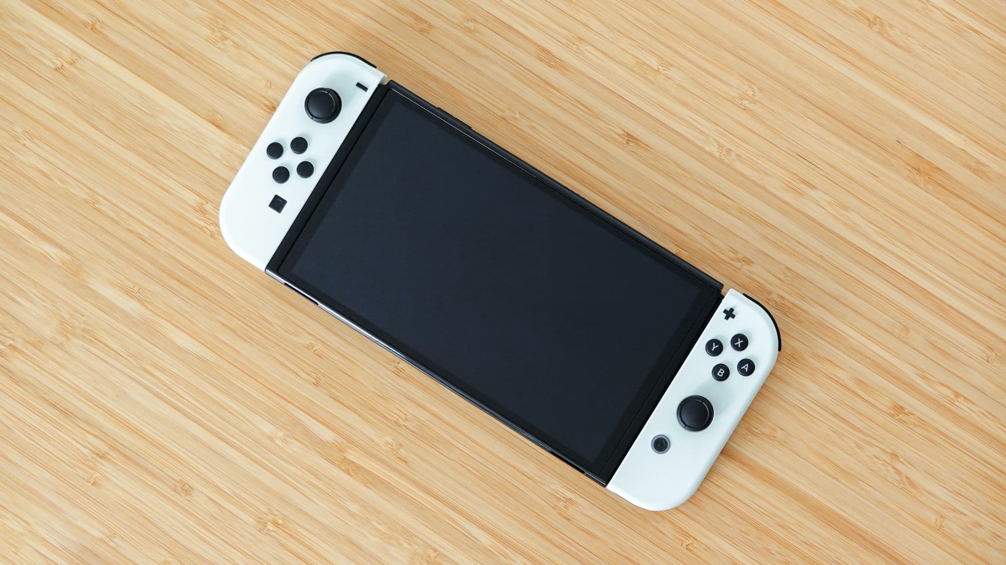 Console Nintendo Switch Oled édition Mario, blanche ou noire (via 31,10€  sur la Carte de Fidélité) –