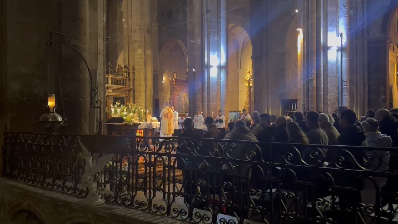 L'intérieur de la basilique de Saint-Maximin-la-Sainte-Baume, lors des obsèques d'Émile le 8 février 2025.