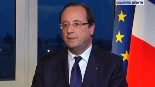 François Hollande interviewé par Ruth Elkrief, lundi 18 novembre, sur BFMTV.