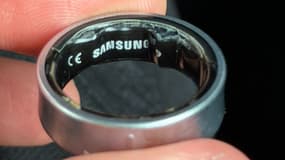 Une Samsung Galaxy Ring dont la batterie a gonflé.