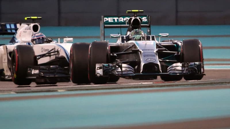 Nico Rosberg a signé la pole et compte sur Valtteri Bottas (au deuxième plan) et les Williams pour l'aider à déstabiliser Lewis Hamilton dimanche