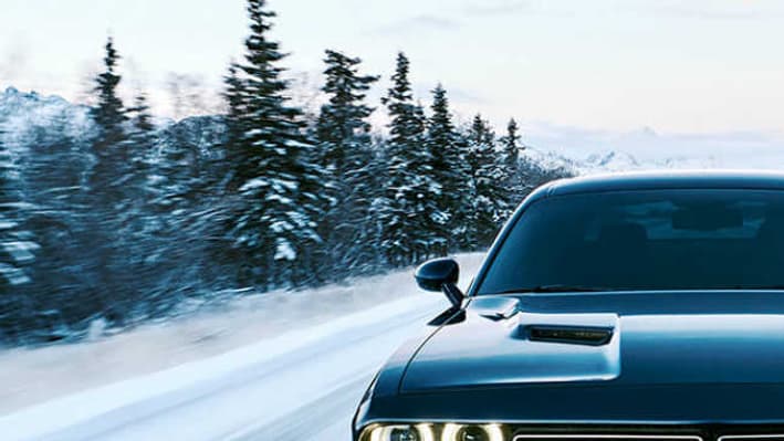 Au SEMA Show, Dodge avait préparé le terrain en dévoilant un concept quatre roues motrices de la Challenger, équipée du moteur V8 HEMI 5.7.