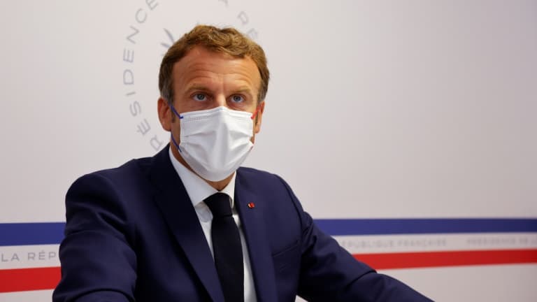 Le président Emmanuel Macron lors d'un conseil de défense sur la situation sanitaire, le 11 août 2021 au Fort de Brégançon, à Bormes-les-Mimosas