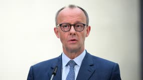 Friedrich Merz, chef du parti allemand de l'Union chrétienne-démocrate (CDU), fait une déclaration à Berlin le 8 mars 2025,