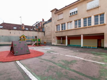 Cette école est à vendre sur la plateforme agorastore.fr