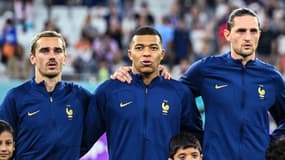 Les Bleus lors des hymnes pendant le Mondial 2022