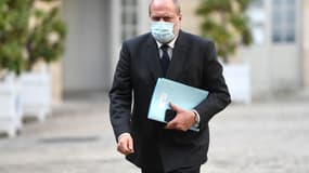 Le ministre de la Justice Eric Dupond-Moretti arrive à l'Hôtel Matignon pour une rencontre avec les syndicats de police, le 10 mai 2021