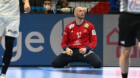 Le gardien de but français Vincent Gérard, lors de la défaite, 34-33 face à la Suède, en demi-finale de l'Euro de handball, le 28 janvier 2022 à Budapest