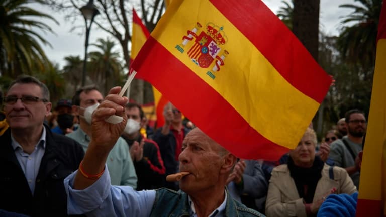 Spain announces extraordinary tax on energy groups and banks