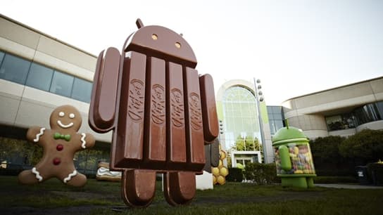 A Mountain View, le logo Android s'est transformé en barres chocolatées pour ce mariage entre Google et Kit-Kat.