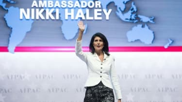 La nouvelle ambassadrice des Etats-Unis à l'ONU Nikki Haley salue les participants à la conférence annuelle de l'Aipac (American Israel Public Affairs Committee), le premier lobby américain pro-israélien, le 27 mars 2017 à Washington