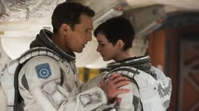 Les deux acteurs principaux du film "Interstellar", Matthew McConaughey et Anne Hathaway.