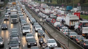 La mesure d'aide serait ouverte aux professionnels parisiens et aux professionnels de la petite couronne qui viennent travailler à Paris. 