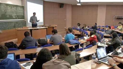 Chaque université adapte son règlement.