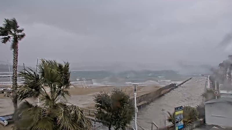 Le vent souffle fort à Cavalaire (Var) ce dimanche 26 février.