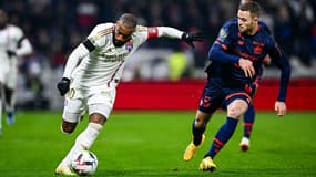 A. Lacazette vs G. Gudmunsson