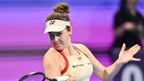 Linda Noskova au Qatar en février 2025.