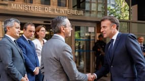 Emmanuel Macron, Bruno Retailleau, Gerald Darmanin, Sébastien Lecornu, et Amélie de Montchalin à Nanterre, en banlieue parisienne, le 14 mai 2025.