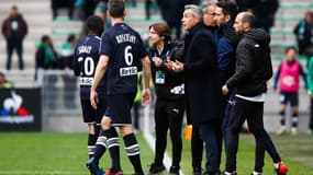 Paulo Sousa échange avec Laurent Koscielny
