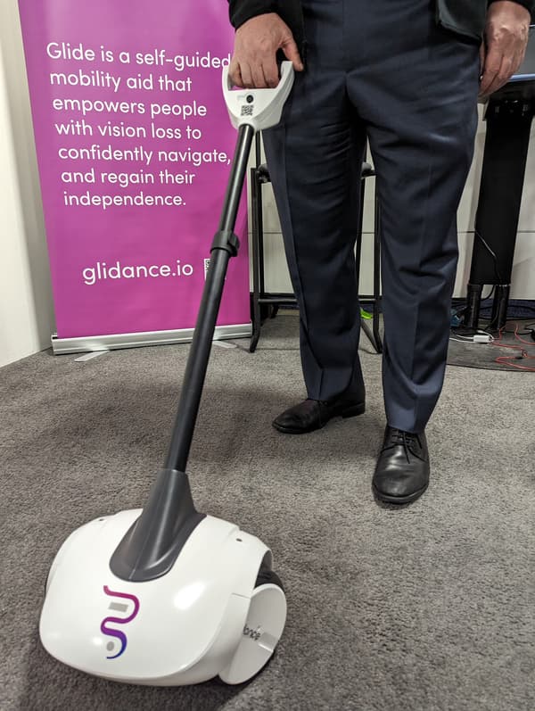 Le robot Glide propose de remplacer les chiens guides d'aveugles pour un coût similaire à celui d'un smartphone.