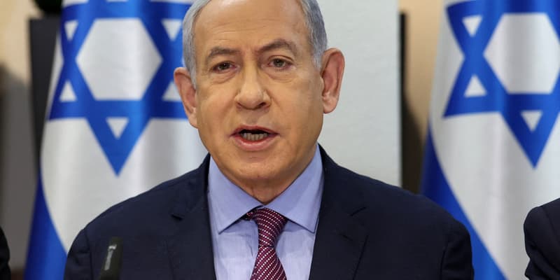 Benjamin Netanyahu lors d'une réunion avec son cabinet à la Kirya, à Tel-Aviv, le 31 décembre 2023