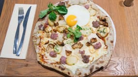 La pizza "Zlatan" créée à l'occasion de l'Euro-2016 de football en l'honneur du joueur Zlatan Ibrahimovic, ici à Pornichet 