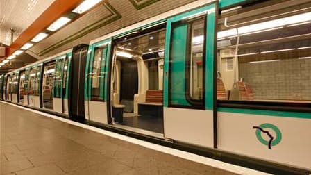 La CFDT a déposé mercredi un préavis de grève reconductible à la RATP à partir du 12 octobre dans le cadre du mouvement national contre la réforme des retraites. /Photo d'archives/REUTERS/Benoît Tessier