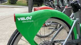 Un Vélo'v électrique, à Lyon, en février 2025.