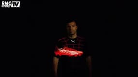 Aguero écœure Falcao dans une pub pour leur équipementier