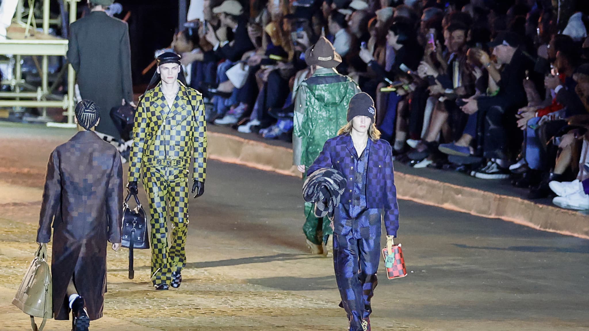 Le show Louis Vuitton Homme SS24 Le show Louis Vuitton Homme SS24