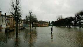 La Charente jusqu'à 6,20 m: Saintes face à la montée inexorable des eaux
