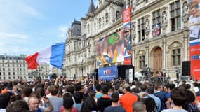 Pour la Coupe du Monde 2014, un écran géant avait été installé devant l'Hôtel de Ville de Paris pour la demi-finale France-Allemagne