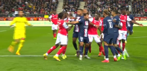 The beginning of the fight between PSG and Reims players, 8 October 2022