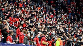 Un professeur s'étonne des matchs à huis clos