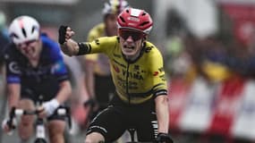 La joie de Jonas Vingegaard qui remporte la deuxième étape de la Vuelta, le 24 août 2025. 