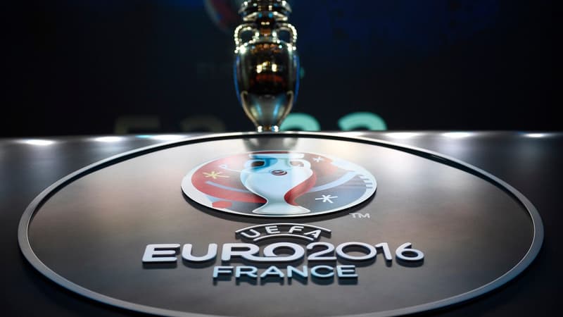 Le nombre d'annonces s'est multiplié à l'approche de l'Euro 2016. Certains particuliers espèrent gagner plus de 2.000 euros en un mois et demi, selon Europe 1.