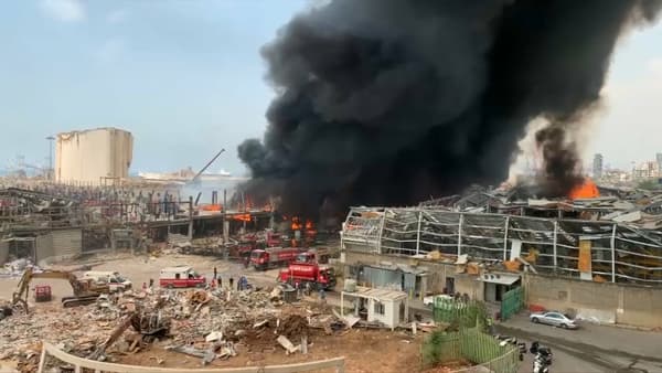 L'incendie ce 10 septembre s'est déclaré juste à côté de l'endroit d'où étaient parties les explosions du 4 août. L'incendie ce 10 septembre s'est déclaré juste à côté de l'endroit d'où étaient parties les explosions du 4 août.