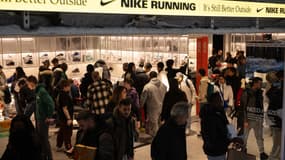 Légende AFP via Google traduction: Des acheteurs sont vus au Nike Store lors du "Black Friday " à New York le 24 novembre 2023, début non officiel de la saison des achats des fêtes. / AFP
