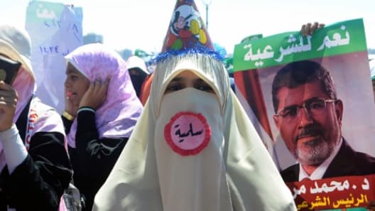 Une militante pro-Morsi, le 3 août 2013 au Caire.