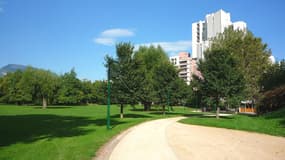 Le parc Jean Verlhac dans le quartier de la Villeneuve à Grenoble.