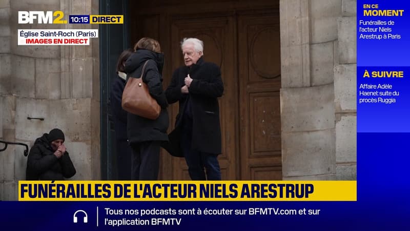 L'acteur André Dussollier arrive aux funérailles de Niels Arestrup à l'église Saint-Roch à Paris