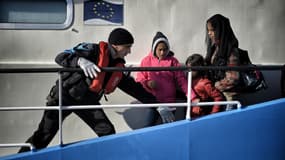 Le bateau bulgare "Obzor", en mission au large de l'île grecque de Lesbos pour le compte de Frontex, a recueilli en mer quelque 900 migrants - Jeudi 18 Février 2016