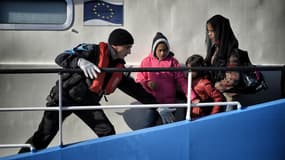 Le bateau bulgare "Obzor", en mission au large de l'île grecque de Lesbos pour le compte de Frontex, a recueilli en mer quelque 900 migrants - Jeudi 18 Février 2016