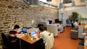 Les espaces de travail collaboratif ou "coworking" ont bondi de 80% en deux ans en France.