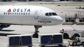 Un youtubeur américain accuse la compagnie aérienne Delta de l'avoir débarqué d'un avion pour avoir parlé arabe au téléphone avec sa mère.
