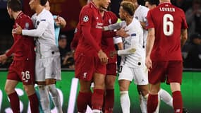 Les joueurs de Liverpool joueront avec des lacets arc-en-ciel