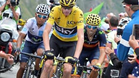 Nairo Quintana (à gauche), Christopher Froome (centre) et Alejandro Valverde (droite) lors de l'ascension de l'Alpe d'Huez en 2015