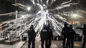 Des tirs de mortiers sur des policiers à Lyon, le 16 mars 2023 