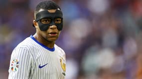 Kylian Mbappé avec un masque lors de France-Belgique le 1er juillet 2024