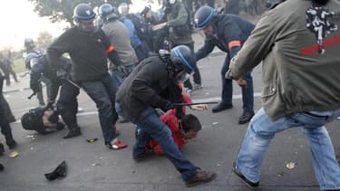 Les forces de l'ordre ont procédé ce week-end à plus de 350 interpellations en marge de la manif pour tous.